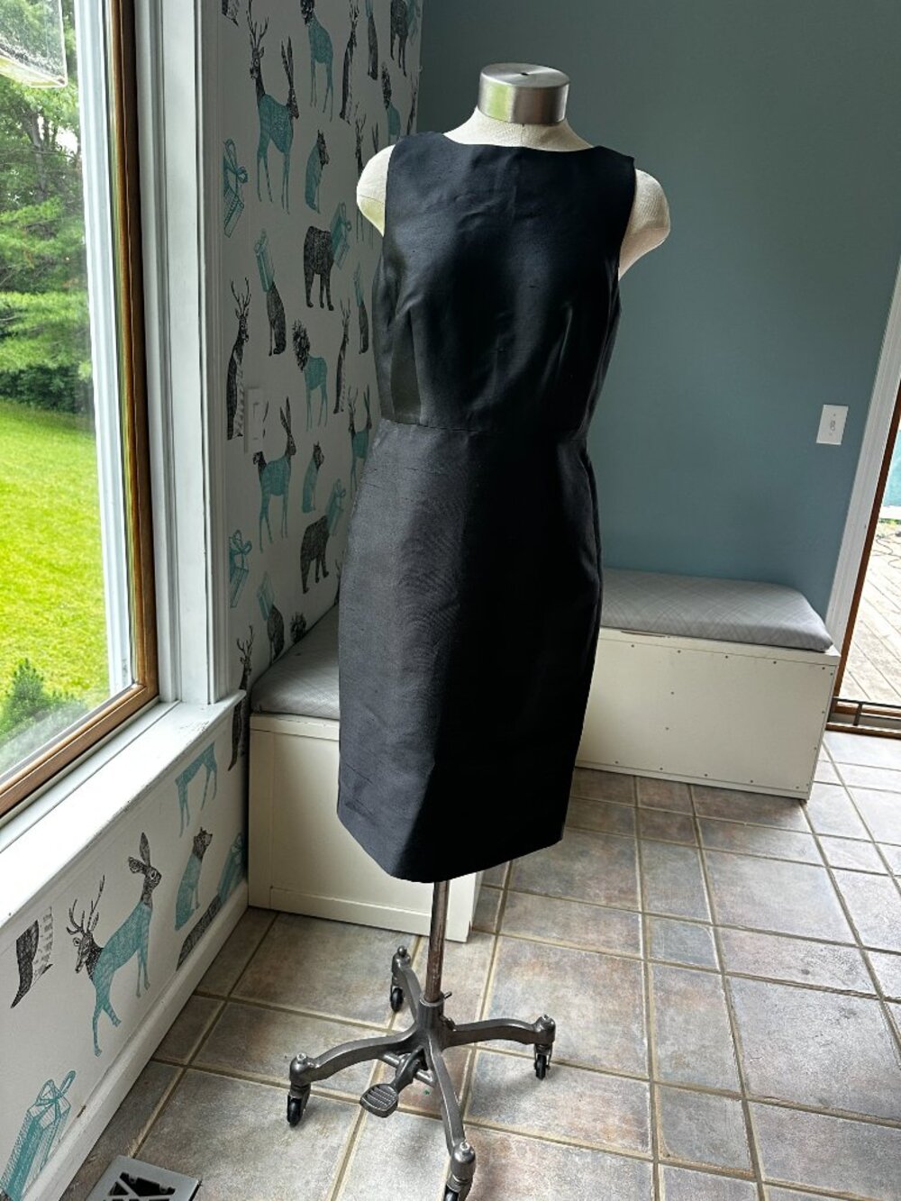 Talbots Black Silk Wool Sheath Dress Size 4 Sleeveless V-Back NWT Cocktail LBD